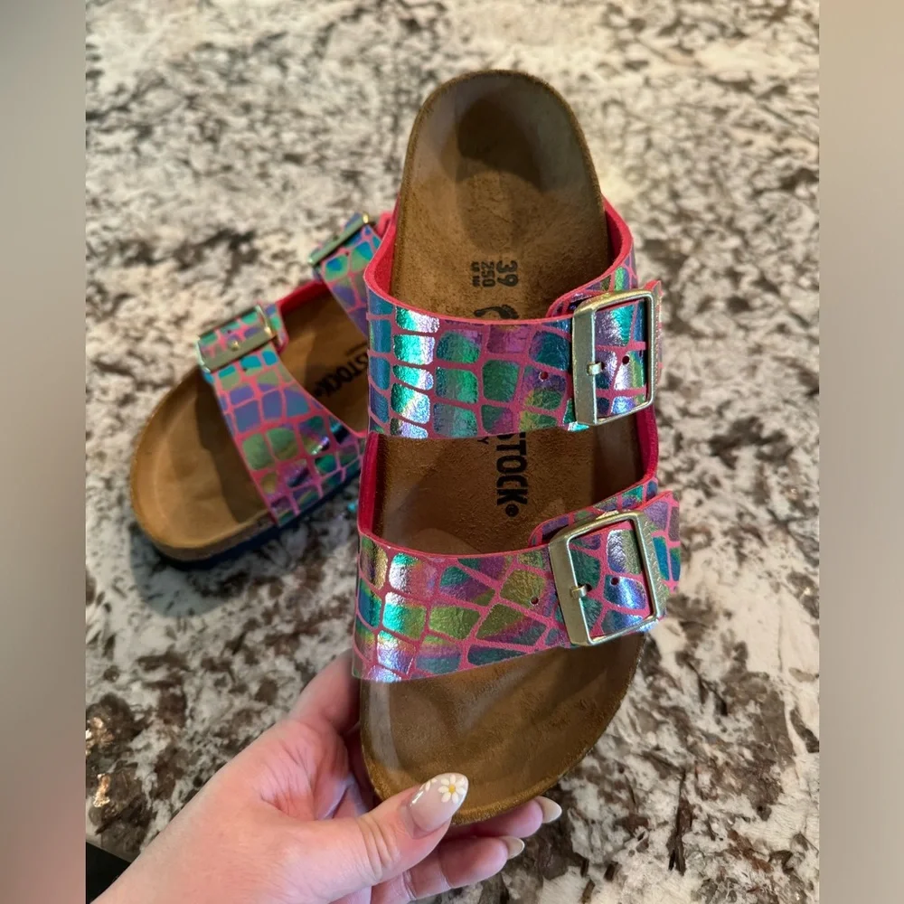 Birkenstock Sandals 🩷 - Picture 2 of 9